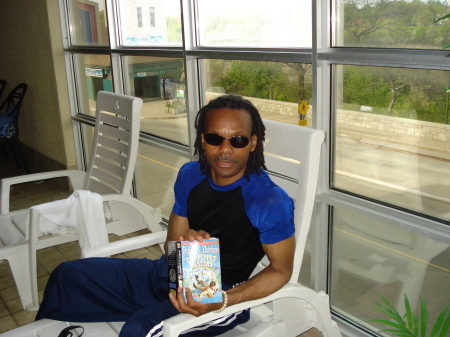 Lee Smith poolside in Niagara Falls, Canada