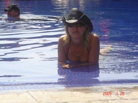 JANET AT THE POOL
