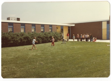 1977 kindergarden field day 05