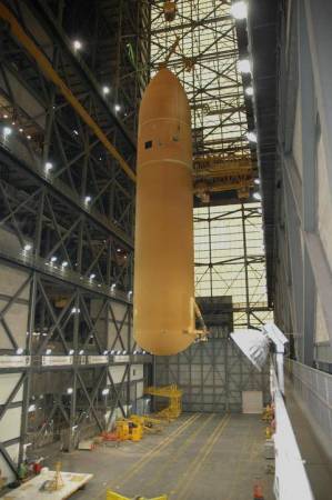 ET being hoisted to storage in VAB