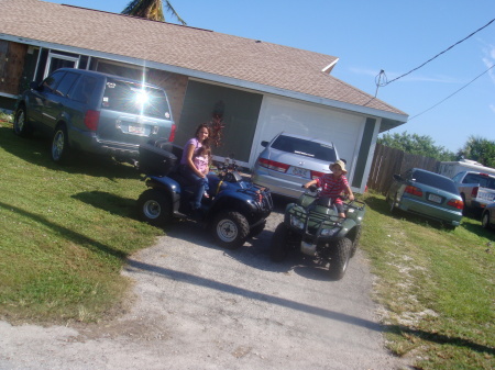 they love riden dos 4 wheelerz