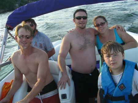 The family cruisin Lake Travis