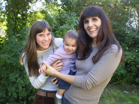 Maia (3rd) with her son, Cyrus and Lynda