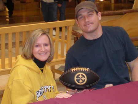 Heath Miller Signing Autographs In Harrisburg