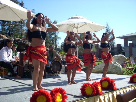 KANANI MAREE, 2ND FROM LEFT