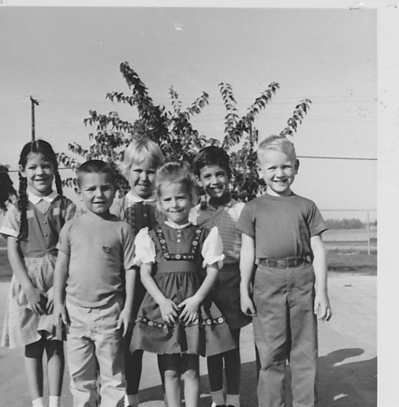 Kindergarten 1 class of 1962
