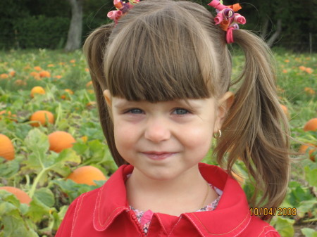 Alyssa Pumpkin Picking Oct