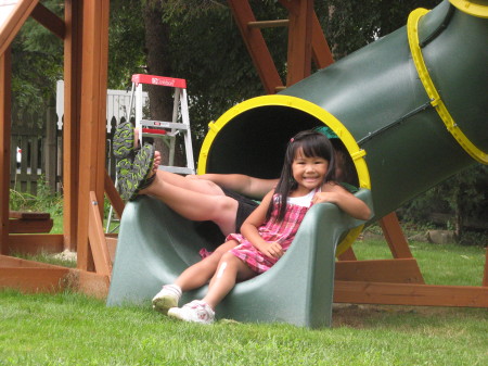 Sydney playing with her friend.