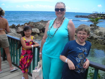 Lydia, Tori & Andrew - 2008 cruise