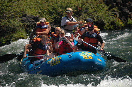 Family rafting on the Deschutes