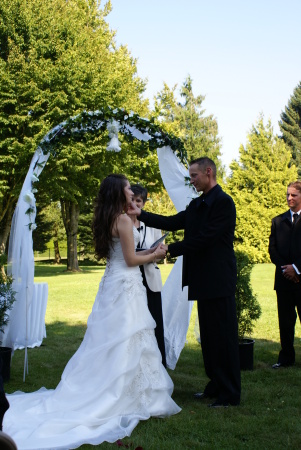 Lindsay and Tyler exchanging vows