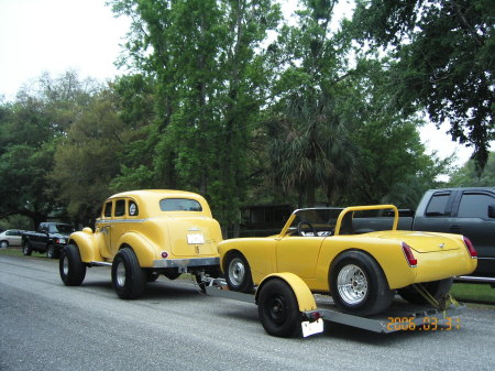 Sand Taxi hauling the Austin Healey