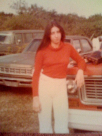 HI IRIS 1978 AT SCHOOL, LOOK AT THE CARS