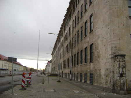 UM-Munich McGraw Kaserne AAFEES HQ