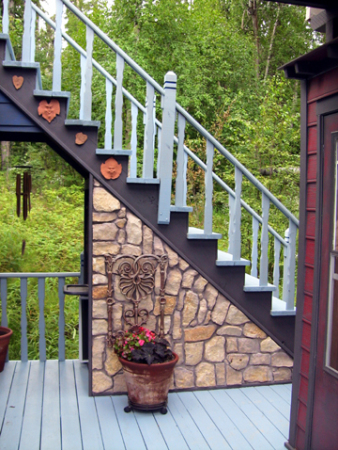 Stairs to the roof of the screen room 