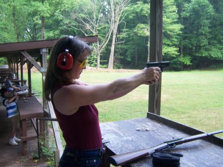 Shooting the Glock 19