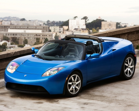 Tesla Roadster in Electric Blue