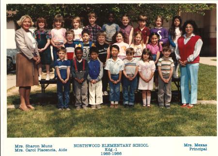 1985-86, Mrs. Sharon Munz - Grades K-1