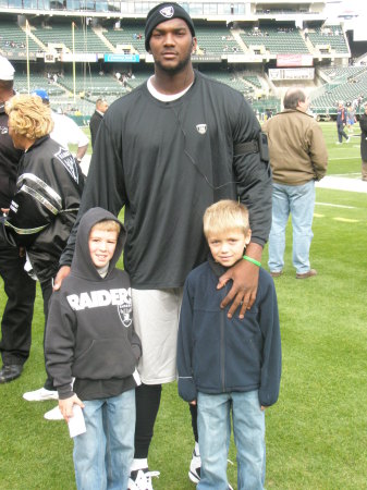 Justin hangs with Jamarcus Russell