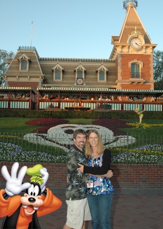 Steve's first visit EVER to Disneyland!  12-08