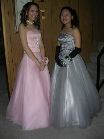 Jessica and Elsie, Prom Night