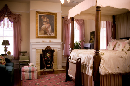 Hillcrest Manor B&B - Lady Perry Suite