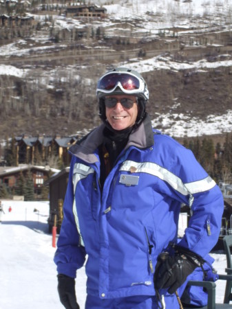 SKI INSTRUCTOR