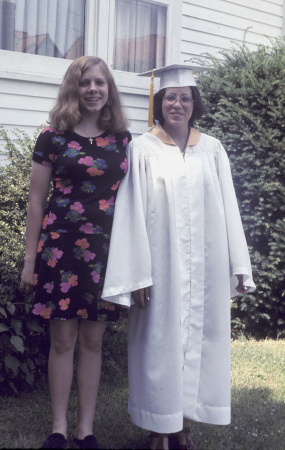 1975clisagraduation