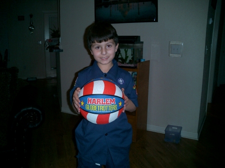 Sonny w/basketball 2008