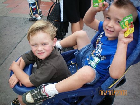 Wyatt and Cousin at Sea World