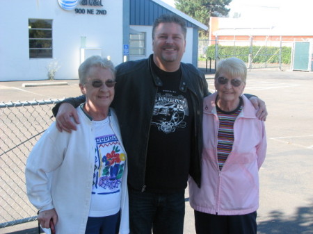 Nov 2008 - Pic with my Mom (on right) and Aunt