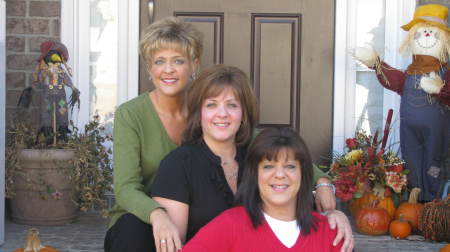 Me and my sisters Kelly & Kristy
