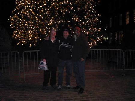 Dave, Tim and Ray Fulton Street X-Mas Tree