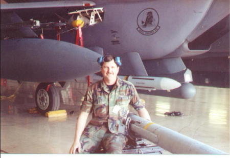 Loading the Alert Birds, Northern Watch 1998