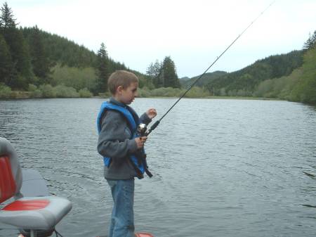 Bailey Flippin' for bass at Tenmile Lakes