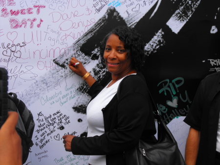 Michael Jackson Memorial Wall 7/7/09