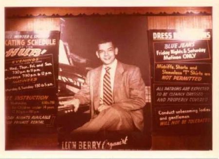 Leon Berry at the Wurlitzer