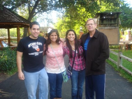 With 3 of my 4 kids at Brownsville zoo, 12-31-