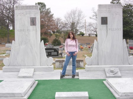 hank and audreys graves, alabama 2009