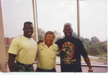 Me All-Pro LB Brown and Patriots Owner Kraft