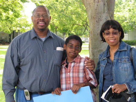 family picture for 5th grade promotion