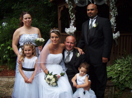 The wedding Party posing