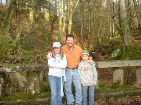 In Ireland w/ leah & louis.