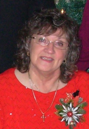 Linda Hunt's Classmates® Profile Photo