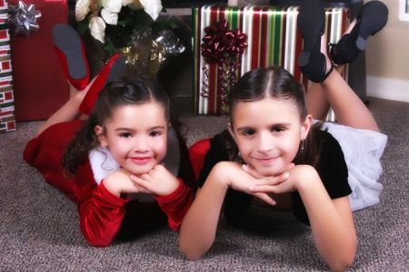 Christmas 2008 *Kaya*(8yrs)**Kalea*(6yrs)*