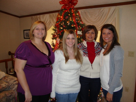 Shanna, Paige, Mom, and Kara 2009