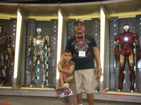 Me and my kid in fron of Iron Man