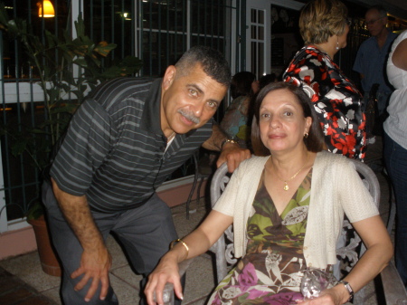 Luis Alvarez & esposa