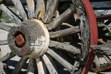 RUSTIC WAGON WHEEL AJO MISSION AZ