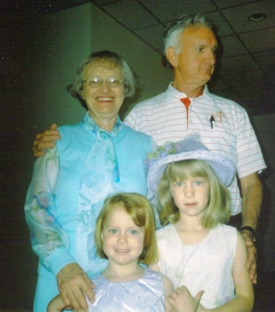 Maxine & Carl with granddaughters abt 2007